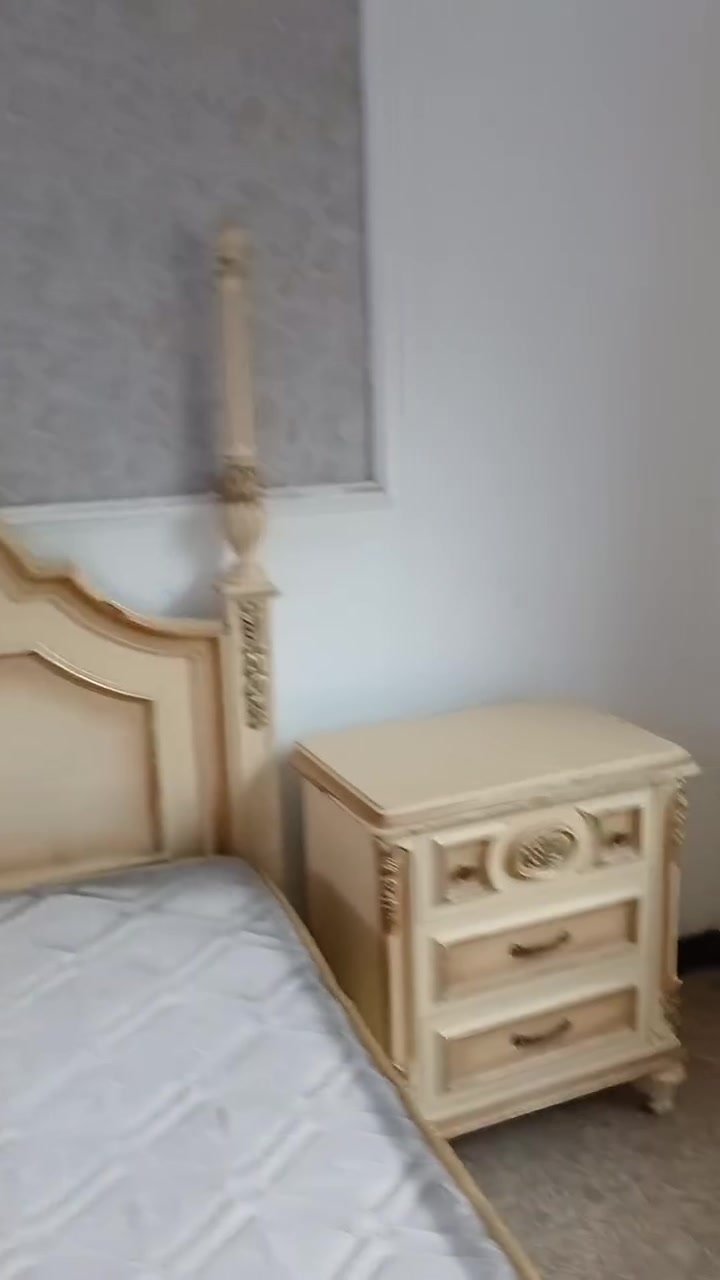 ملاحظه التصوير من داخل المخزن 

غرفة خشب زان مصري ثكيل اصلي
7 قطع
قياسات الكنتور ( 6 بيبان )
العرض 3 امتار و نص
الارتفاع مترين و 60cm
العمق 50 سم

الغرفه ببغداد و عدنه توصيل اذا جنت قريب على بغداد يعني المحافظات القريبه

سعر الغرفه 3 ملايين و نص و بيها مجال نتعامل عالسعر طبيعي

للاستفسار اكثر راسلني على الواتساب ***********
