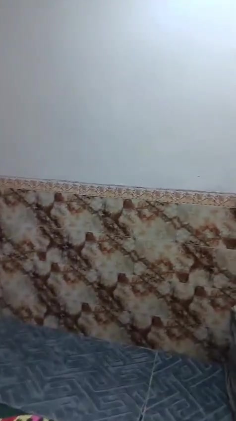 السلام عليكم بيت للبيع المساحه 200متر بناء طابوق صب تسليح مكان مدينه الصدر سعر 55وابي مجال رقمي ***********
