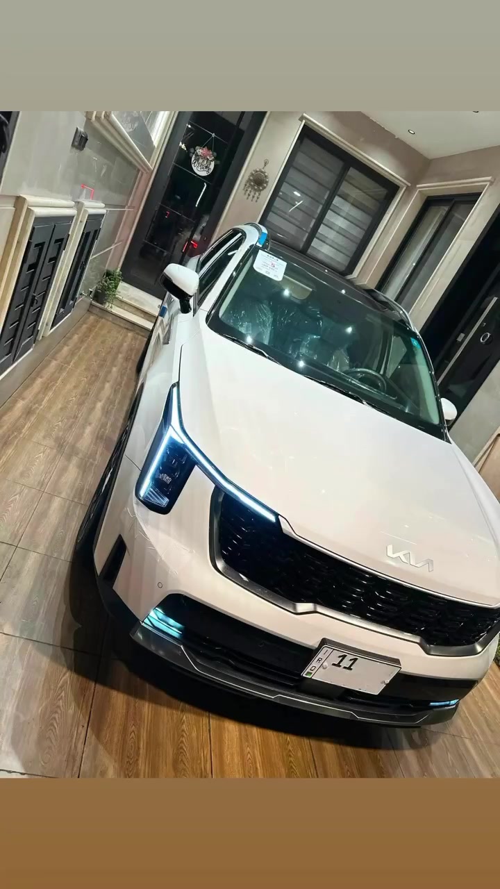 كيا سورنتو 2025 السعر: 329 ورقة فقط فول اربع كاميرات بانوراما / ماشيه 3700 بعدها زيرو ضمان الشركة الدولية  /رقم بغداد / تتقدم وترجع بريمونت 
العنوان: بغداد – السيدية - تقاطع الدرويش 
للاستفسار: ***********
المواصفات 
• محرك 6 سلندر
• وارد خليجي الشركة الدولية داخل الضمان 
•كاميرات عدد 4 محيطية تتقدم وترجع بريمونت
• سقف بانوراما
• صندوق خلفي كهربائي
• مقاعد كهربائية
• شاشة إلكترونية كبيرة متصلة
• Head-Up Display (داتا شو)
• تشغيل بصمة
• دخول ذكي بدون مفتاح
• كاميرا خلفية
• رادارات ٣٦٠ 
• شاشة وسطية كبيرة ونظام معلومات متطور
• عداد إلكتروني بالكامل
• إضاءة محيطية Ambient Light متغيرة
• ويلات كروم
• ستائر جانبية
• تحكم بالمقود
• تحكم كهربائي بالمرايا
• حساسات اصطفاف
• مثبت سرعة
• تحكم بالمناخ والتكييف
• أنظمة أمان ومساعدة للسائق
• مقاعد مريحة وتشطيبات داخلية فخمة
• مساحة داخلية واسعة ومناسبة للعائلة
• مواصفات خليجية مناسبة لأجواء العراق
