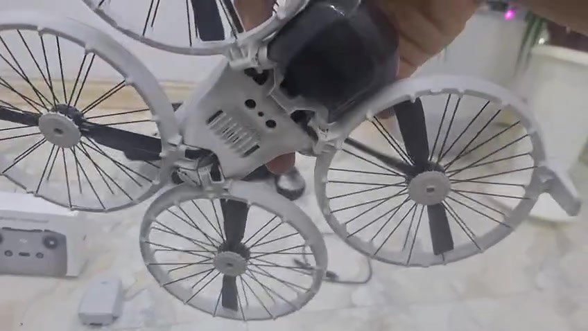 Dji فليب
حبايب طبعا نسيت اصور كارتونه الي ويا
هم موجوده
توصيل بس بصره او انت تجي عليها
  بل نسبه للسعر 550 وبي مجال للشراي
وذا انت من غير محافضه تجي عليها او تدزلك سايق وتدلل
 وهم افحص الدرون الك من تجي وتدلل
