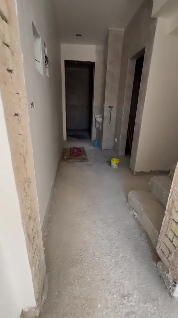 للبيع بيت مساحه ٥٠ متر واجها ٤ ونزال ١٢ ونص طابقين ونص
تفاصيل البناء (الطابق الاول)

#غرفة خطار حولي حمام مرافق ( مطبخ حار /مطبخ بارد معزول)

#طابق الثاني يحتوي 

غرفتين نوم مع حمام مرافق 

#الطابق الثاث

غرفه نوم معزوله مع مخزن 

#عنوان البيت طالب لعلي 

شبابيك المنيوم محجر المنيوم بوب تركيه باب قاصه  البناء فول درجه اولى 

الفرع الاول موقع ممتاز 

***********
