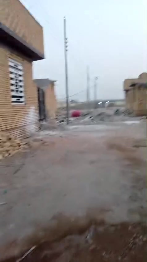 هيكل ١٠٠ م امامي بالفداء مقاطعه ٢٤ نهاية شارع المدارس خلف شارع ٦٠ المنطقه سكنيه كامله الخدمات ماء كهرباء مجاري بدون تبليط السعر ٥٧ مع المجال القليل للاستفسار اتصل ***********
