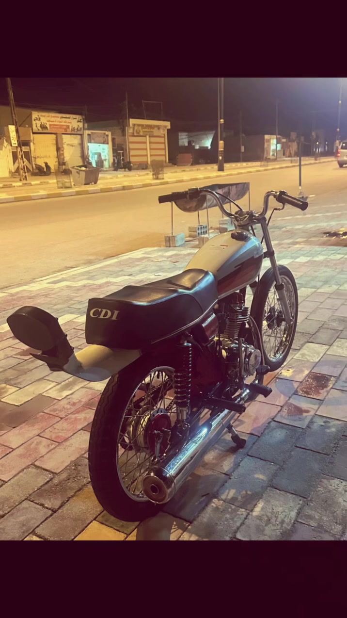 للبيع تعمير 26 وشاصي 22 سكنر مكينه مامفتوحه حت مامفيلسه  برغي ماعيزه السعر 700وبيه مجال مكاني نجف المناذره *********** غير متواجد عل خاص
