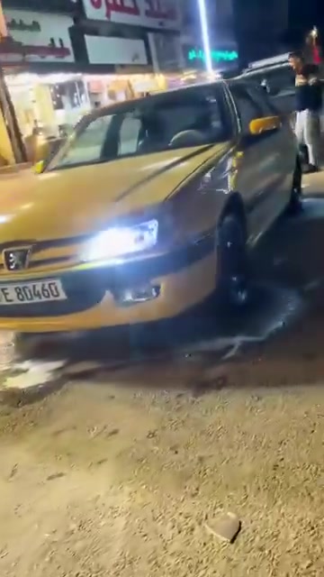 سيارة • للبيع • الديوانية