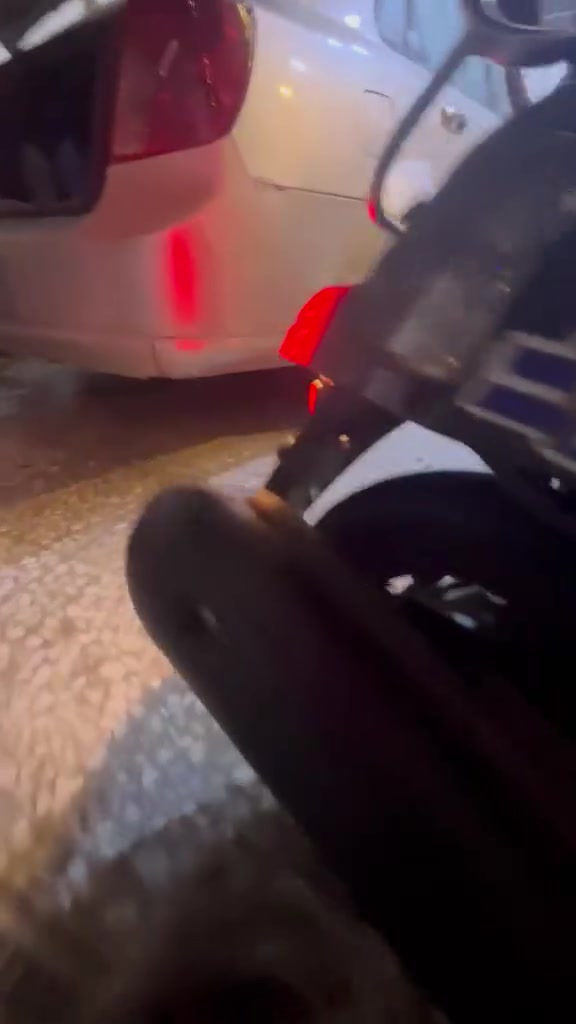 ماكس بوليس سوده كابريتر بلادي دراجه كامله بس دهن وبانزين بيها سستم دمام كامل دراجه فقط كفرات تجاري الن القديم مكسر دراجه كامله مكمله نقصه بس كلوبات البجم فيشه متحركه وما مسويها سويته دراجه خرسه المكان زعفرانيه شارع كهرباء سعر 650 وبيها مجال 
‏***********
