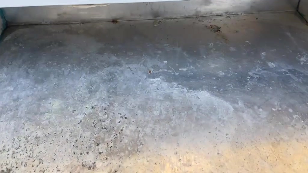 للبيع زوليه مخملية تركية نظيفة
٤ * ٦
ديوان ١١ متر ب ١٨٠
ميز ٣٥ والفرن ب ٣٠