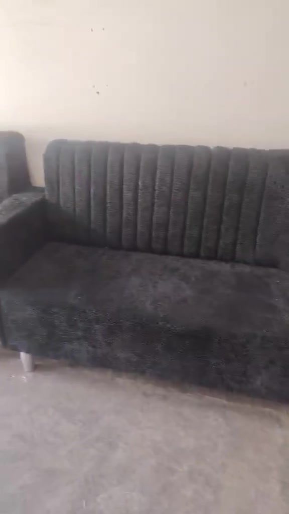 تخم للبيع حطاطه شغل درجة أولى سعره ٢٥٠   ***********
