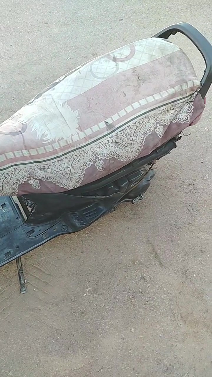سلام دراجه فراشه فحل شغاله فول ما عايزها بس كفرات وتعديلات بسيطه مكانها نجف افحص واخذ والدراجة  مابيها اي خلل جبير ولا زغير الدراجة تطلع من البيت لشغل من شغل للبيت عارضها 250 وبيها مجال نجف حي شارع المثنى
