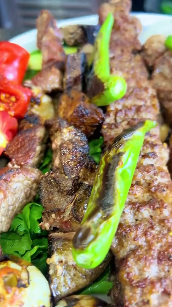 ✨ صلِّ على محمد وآل محمد ✨

🍢 مطعم حجي سمير – أقدم مطعم في الناصرية

نقدّم لكم أشهى الكباب والمشاوي بطعمٍ أصيل وجودة مميزة.

🔥 كيلو الكباب بـ 18,000 دينار فقط
🚗 توصيل مجاني داخل مربع الناصرية

📌 ملاحظة: ليس لدينا أي فرع آخر.

📞 للحجز والطلبات:
***********
