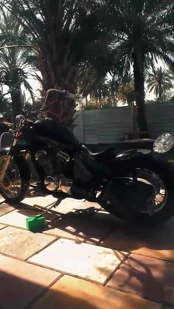 هونده استيد محرك 400 شرط دوست سلف دراجه نشطه عليه كابريتر قفاز بحيث أول ثاني ثالث بطناش شرط.صلنصات مفرغه صوته طرب نقص دراجه دكم الشاره والهورن وصفاحيات وزنجيل شويه راخي دراجه خير من الله اسباب لبيع محتاج فلوس مستعجل عله بيعته سعر 1000 بيه مجال لطيبين بلاش .رقم ***********

