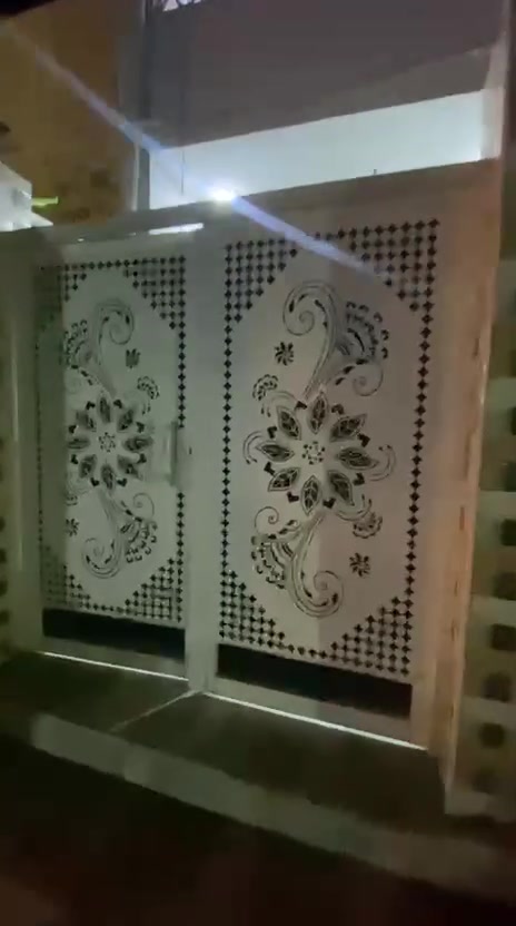 بیت للبیع طابقین زراعي حدیث بناء طابوک 
المکان الدغاره حی الشرطه مساحته 160
السعر مويمي يم صاحب البيت مكلفه بنشر اني ***********
