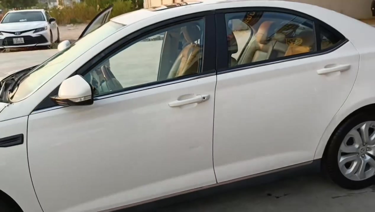 سلام عليكم
 MG بيع ومراوس
موديل 12 فول مواصفات
بدون صبغ رقم إنكليزي
السعر 53 وبيها مجال
***********
