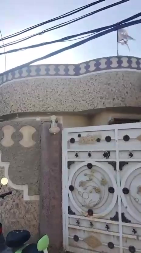 🏠 / دار للبيع مساحة 250 م  طابو  (طابو زراعي) سند 25واجهه 11 نزال 23م         
🧱 الدار  متكون من طابقين بناء               
الطابق الاول/ استقبال + هول +مطبخ+ غرفة نوم كبيره +غرفة نوم صغيره للاطفال +مجمع صحيات.
الطابق الثاني /(1) غرف نوم   .بيتونه  
الدار نظيف جدا بناء 2018
#السعر-#مناسب حسب مامذكور بالفديو 115  مليون
🌎 الموقع /  السياحي/ النخيله/فرع مشروع الماء خامس بيت عن الشارع العام تبليط لباب البيت 
للأستفسار اكثر  مراجعة 
#مكتب_الحسيني_للعقار_ بداية شارع الحسينية من اتجاه شارع 60 مقابل اسواق سيد ماركت ثالث بنايه على اليسار او الاتصال 
 *********** واتس+اتصال
*********** اتصال
