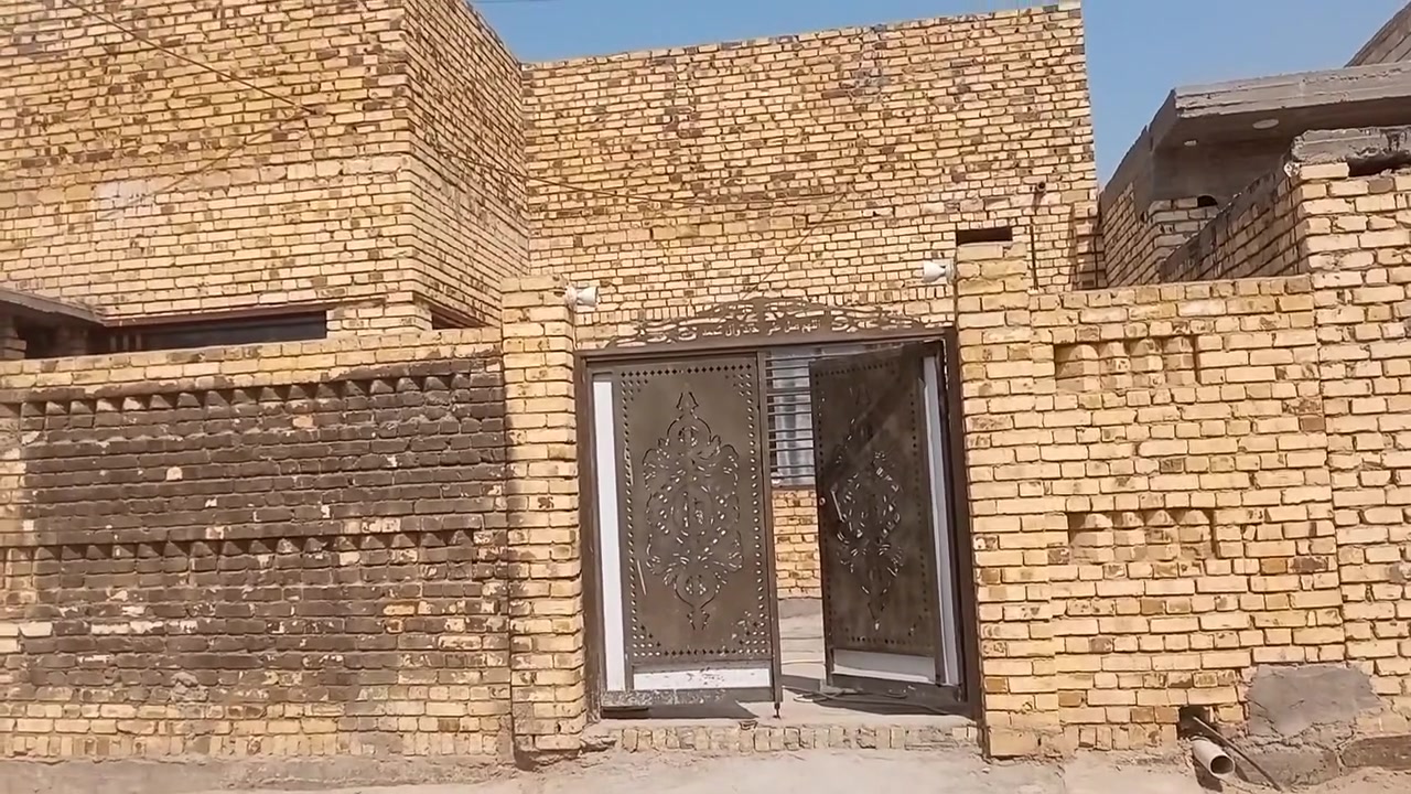 السلام عليكم بيت للبيع مجمع محمد الهنكاري وره الكراج الموحد على طريق ياحسين مساحه 200 طابو زراعي الأاتصال على هاذه الرقم ***********
