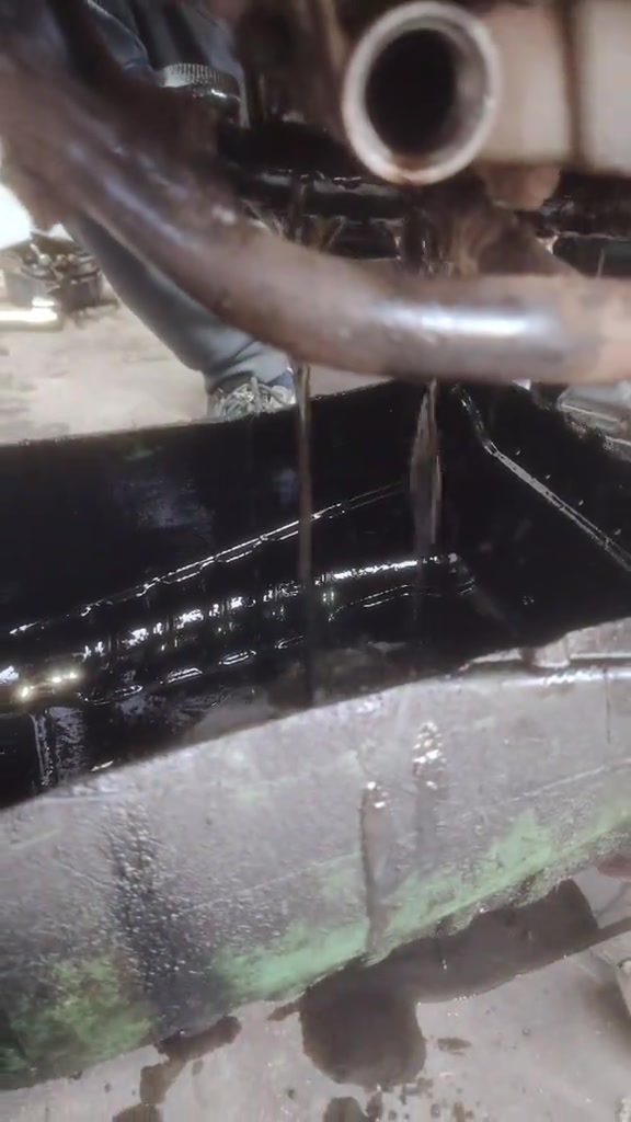 مساطر زنجيل دراجه بوكسر مكسوره وساده مجاري دهن تسلكت ورجعت بلادي عنوان بغداد دوره البوعيثه لتواصل *********** الإدارة حيدر الوكيل #محرك_بوكسر #دراجه_بوكسر #تعمير_دراجات #صيانة_دراجات_نارية#دراجات_نارية 
