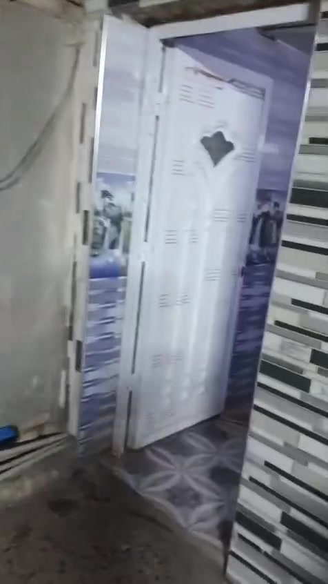 السلام عليكم بيت للبيع مساح 240 العنوان ابو رمانه قرب مدرسه بابل البيت على ساحه***********
