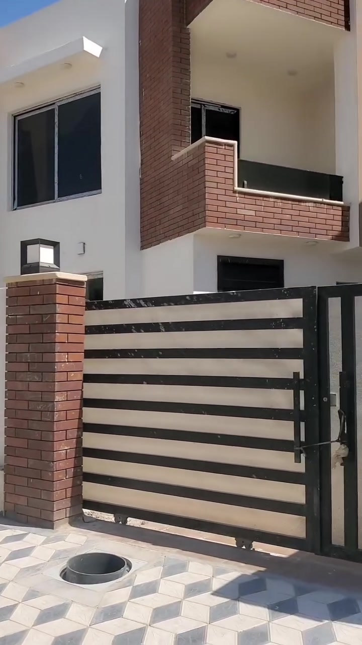 بيت للبيع استلام مباشر
مجمع الرياحين السكني
بغداد التاجي
المبلغ الكلي 240 مليون
المقدمة 157 مليون
الباقي 83 مليون تسدد اقساط شهرية للمجمع 
***********
