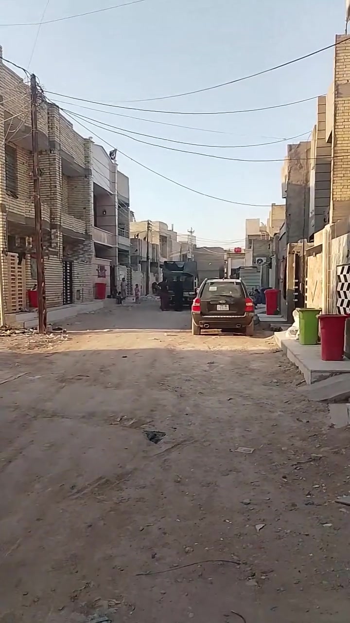 سلام عليكم بيت للبيع في منطقه ضباط ثانية زراعي مال بلديات المساحه 50 متر قاطين كامل فول جديد معنى الكلمه محد ساكن بيه بعد جديد بل بدايه سعره مناسب سعره 67بي مجال اي استفسار عن الرقم ***********
