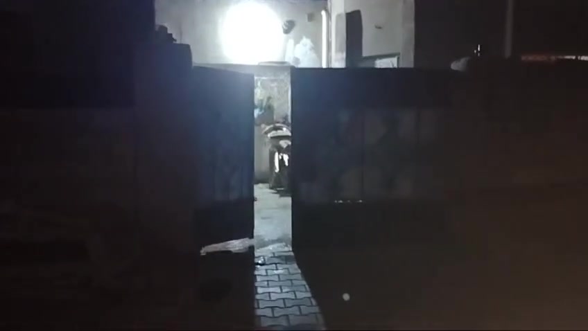 سلام عليكم بيت ٢٠٠م طابو صرف طابق ونص مثل ما واضح بالتصوير بحي الشرطة   ب١٠٠ وبية مجال للاستفسار ***********
