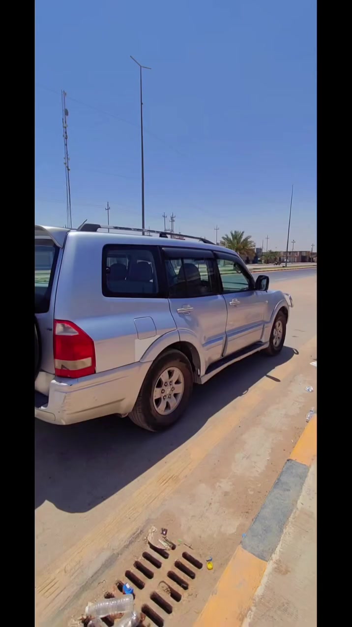 🚘 ميتسوبيشي باجيرو 2006 للبيع (بحالة ممتازة)
​المواصفات:
​الموديل: 2006

​المحرك: [6/3000
​
​ أوتوماتيك

​لون السيارة: [سلفري]

​نوع الدفع: دفع رباعي (فورويل / 4x4) يعمل بحالة ممتازة

​🌟 حالة السيارة والخدمات:

​التكييف: شغال
​المكينة والجير: بحالة ممتازة وجاهزة للاستخدام

​الهيكل (نظيف كما موضح): [ صبغ وكالة  / مكفولة من الحوادث]
​الداخلية: نظيفة جداً 
​
​الأوراق: كاملة وجاهزة للتحويل مباشرة (سنوية بأسمي مشروع وطني )
​📌 السعر والتواصل:
***********
***********
***********
***********
​السعر المطلوب: [85$💵] (قابل للتفاوض  للجادين)
