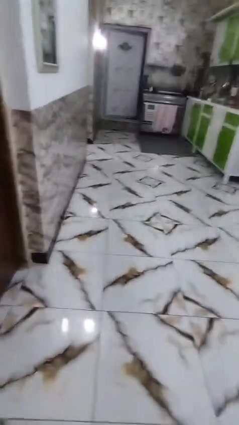 السلام عليكم بيت الايجار طابق ثاني درج وباب معزول مكان البيت بسكلات ١٢ ايجارة 200الف الاستفسار الاتصال على رقم هاتف***********

