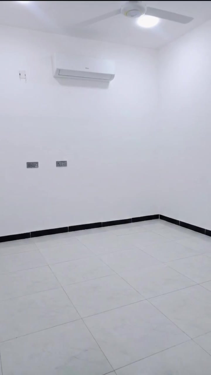 السلام عليكم مشتمل بالخضراء طابق واحد معروض للبيع وسعره مناسب 50 مليون وبيه مجال للاستفسار ***********
