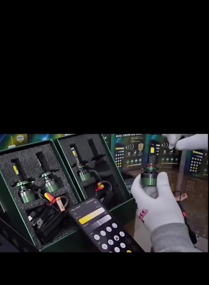 السلام عليكم للبيع ليد زنون H11 تحكم بالموبايل عن طريق البرنامج شمسي اصفر ليموني ثلجي حسب المود الي تختار مع التحكم الكامل بالفولتيه من 5 فولت الى 92 فولت مع مود فلاش ومودات طرق حسب الموجود بالتطبيق اشتريته ب60 الف استخدمته اقل من اسبوع قيم واخذة باليرضي الله  اني اشتريت عدسات لهذا سبب غيرته امانة الله انارته حلوة وكلشي موضح بالفيديو 

مكاني بغداد الشعب خابرني وتدلل ***********
