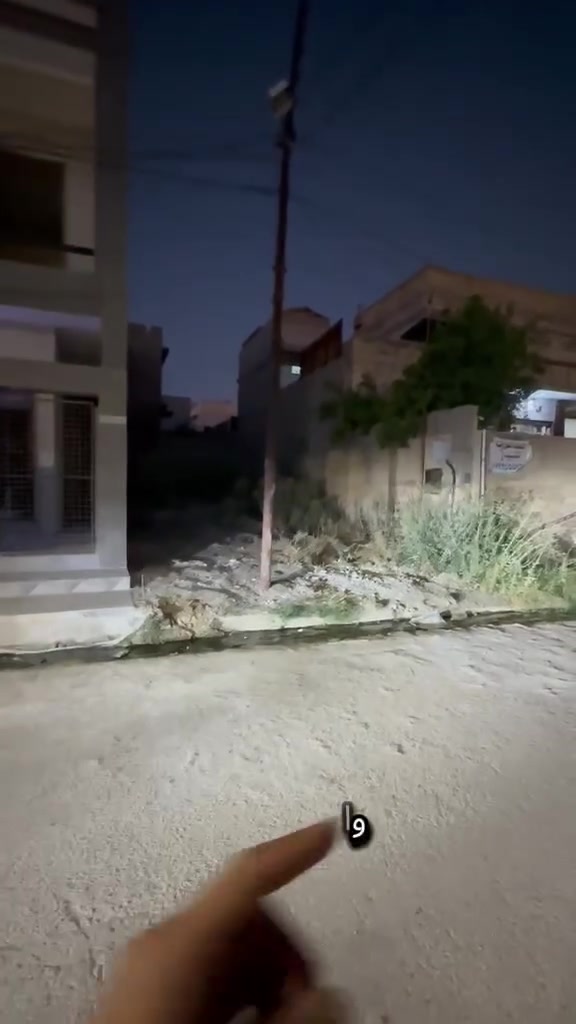 فرصة مميزة للإستثمار أو السكن 🏡✨
​إعلان عقاري | أرض للبيع في حي العربي 📍
​▫️ المساحة: 126 متر
▫️ الواجهة: 6 متر
▫️ السند: طابو ملك صرف
▫️ الشرط: شرط التحويل
▫️ السعر: مناسب جداً 💰
​للإستفسار والتواصل يرجى الاتصال على الأرقام التالية:
📞 ***********
📞 ***********
📞 ***********
