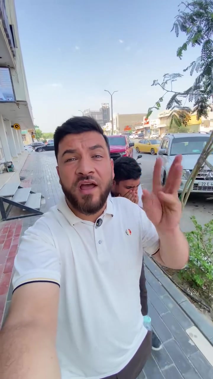 • كشاف LED بقوة 

السطوع: 10000 لومن 

مسافة الإضاءة: حتى 1000 متر
 
مصدر الطاقة: بطارية ليثيوم أيون قابلة للشحن
 
الخامة: مزيج من الألمنيوم والبلاستيك المقاوم
 
لون الإضاءة: أبيض ساطع
 
الابعاد : الطول 30cm العرض 8cm
السعر 36 

جهاز تبخير اوكسجين JSL-W302 هو الحل الأمثل للتنفس الصحي.
السعر20
