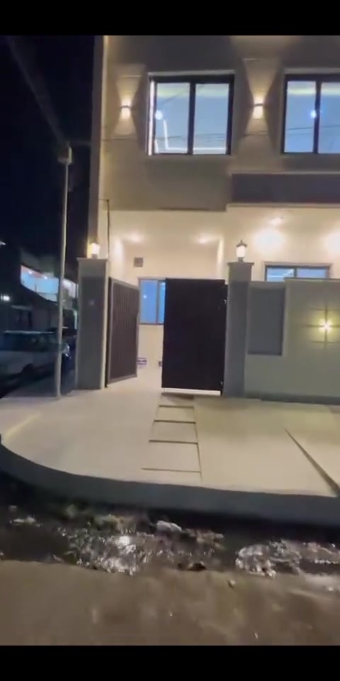 بسم الله الرحمن الرحيم 

متاح داران للبيع في حي الاعلام خلف فصول الاربعه شارع 15 مكان جداً مميز يبعد عن سوق حي النور مئة متر

مساحه الدار الواحد 100 م.     واجهه 10 م 

بناء حديث فوووول تسليم مفتاح فوري 
يحتوي الدار على 4غرف نوم
نضام سبلت 
نضام دكتات

سعر الدار الواحد 210 مليون وقابل للتفاوض 
***********
***********
