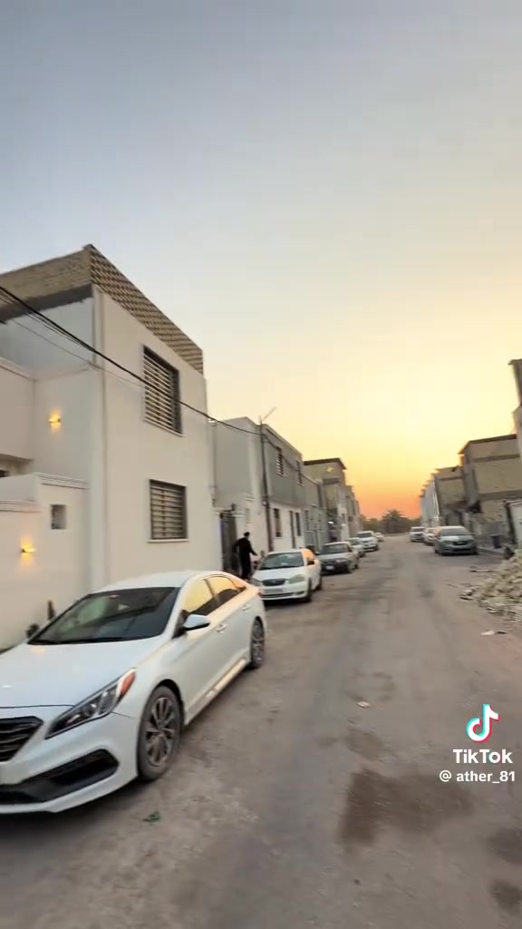 مجمع بوابة الغدير • مقابل قرية الغدير