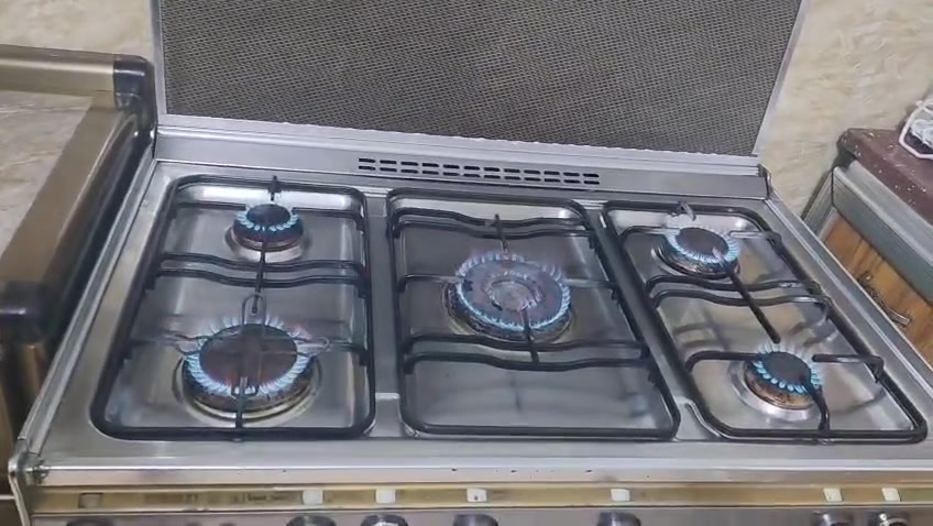 طباخ گريازي • نضيف جداً