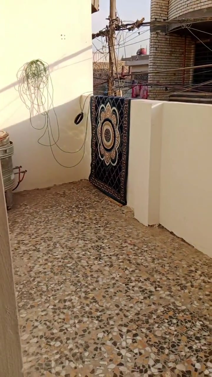 بيت مساحته 110 واجهه 10 نزال 11 بناء2026 قرب شارع العام قرب مندي الجزيرة قطاع 18 حي الأكراد قاطين درجه اولى البيت بأسمي رقم الهاتف ***********

