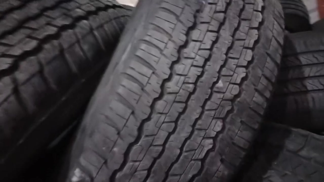 السلام عليكم تم بعون الله وصول حاويه من اليطارات المستعمه خوه الجديد جمله جمله جميع القياسات موجوده من ١٢ لل ٢٢ /***********
