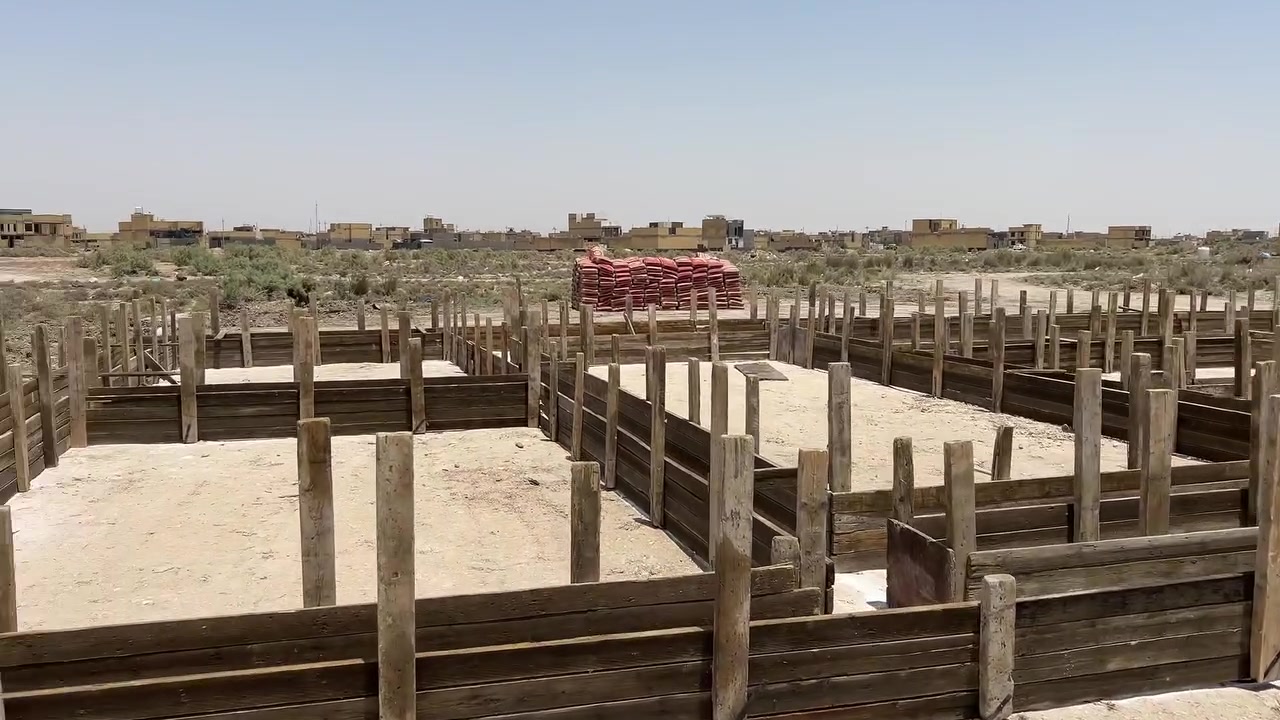 السلام عليكم اعمل القالب الخشبي والصب
اي استفسار حول البناء والهكيل يتفضل وبالخدمه العمل ناصريه والاقضيه. موفقين جميعها  
باقر النجار ***********

