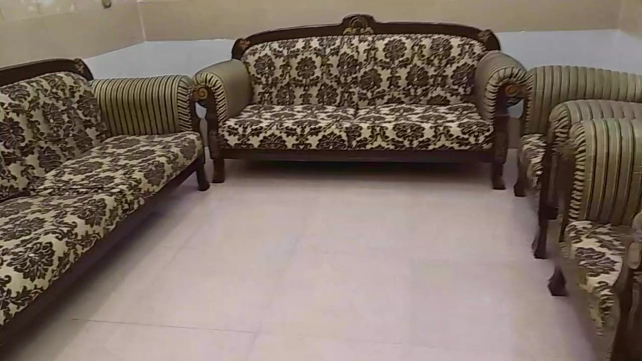 طقم تركي • خشب زان • نضيف جدا