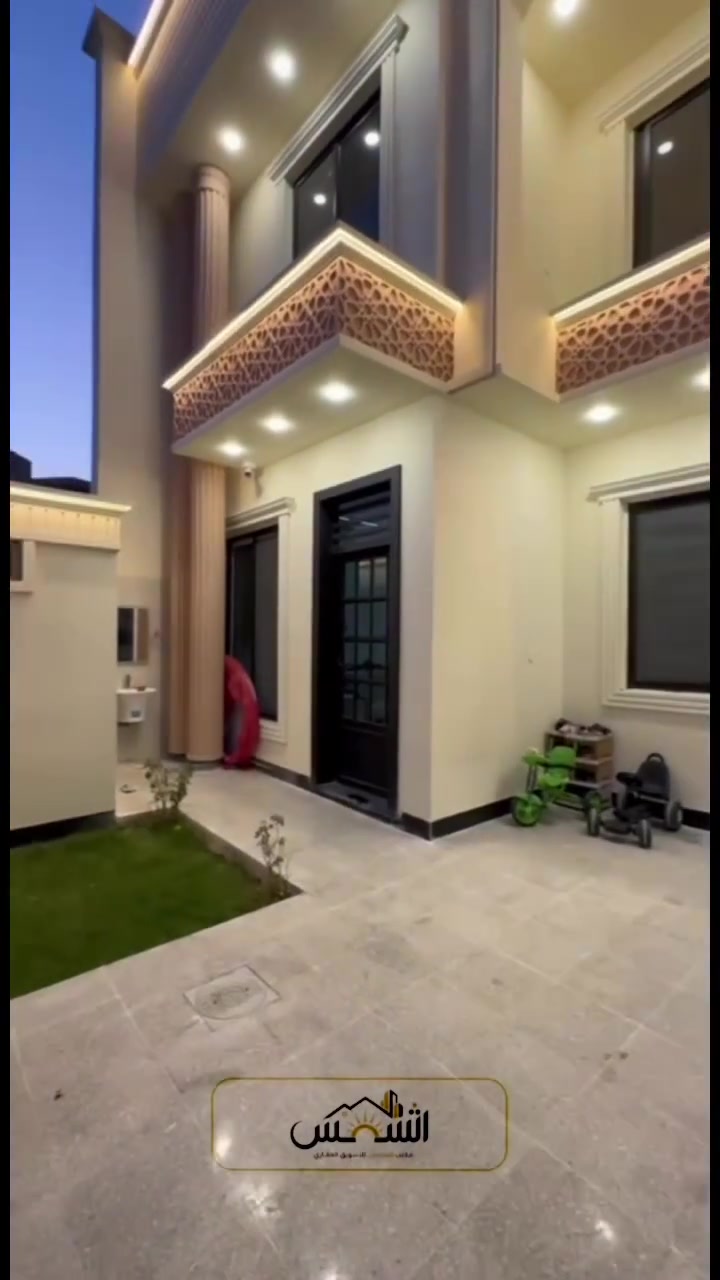 مع الشمس للتسويق العقاري ☀️
اسمٌ يشرق بالثقة في عالم العقار.

📍 الموقع: الفلوجة – الجغيفي الثانية
📌 في وسط شارع الكبيسات

✨ مواصفات المنزل:

* 🏠 طابقين
* 🛏️4 غرف نوم
* 🛋️ صالة استقبال واسعة
* 🍽️ مطبخ
* 🚿 حمامات
* 🌿 مناور

🛋️ ملاحظة: البيع يشمل الأثاث بالكامل.

📐 المساحة: 180 م²
📏 الواجهة: 9 م
📏 النزال: 20 م
🛣️ عرض الشارع: 10 م

💧 منطقة مخدومة بالكامل:
✅ ماء
✅ كهرباء
✅ مدارس
✅ منطقة سكنية مكتملة الخدمات

📜 نوع الصنف: طابو زراعي صرف

💰 السعر: 203 مليون دينار عراقي
🤝 السعر قابل للتفاوض

📞 للاستفسار والحجز:
***********

📍 عنوان المكتب:
الفلوجة – الجغيفي الثانية – مجاور خدمات النعيمي

☀️ الشمس للتسويق العقاري
نرافقكم بخبرة وشفافية لاختيار أفضل الفرص العقارية، ونساعدكم في العثور على المنزل الذي يلبي تطلعاتكم.

📲 إذا أعجبك هذا العرض، لا تنسَ الإعجاب بالمنشور ومشاركته ليصل إلى كل من يبحث عن منزل مميز.

#الفلوجة #الأنبار #الرمادي #عقارات #الشمس_للتسويق_العقاري #بيع_منازل #استثمار_عقاري #الجغيفي_الثانية
