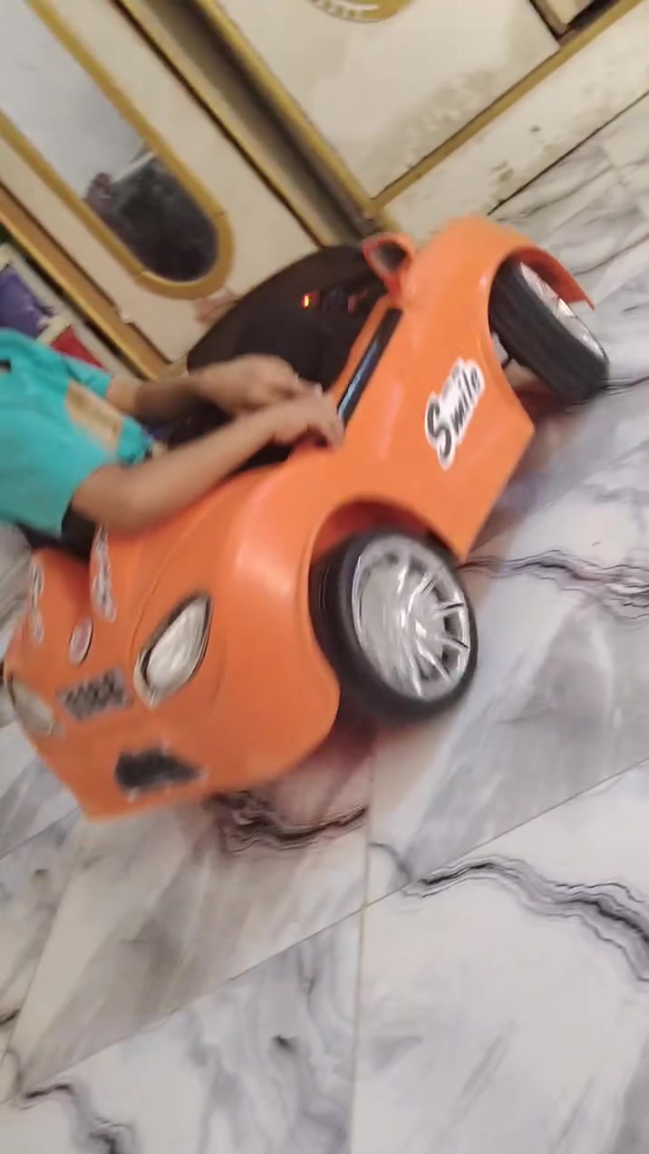 سياره للبيع ب٥٠شغاله بس الستيرن نشلع ب٥ يصلح وكلشي كلشي مابيها اغاني هورن وشاحنه والبطارية بيها مجال الرقم *********** يم مدرسه ذات السلاسل
