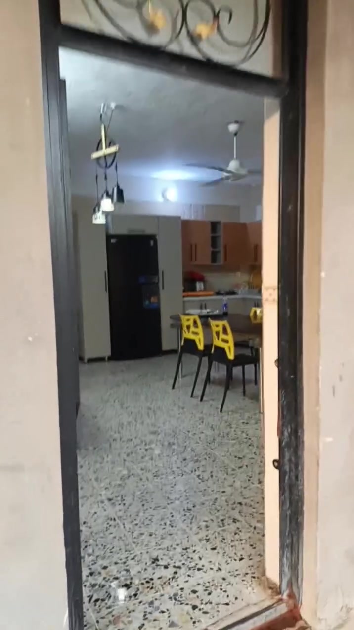دار للبيع
العنوان جرف النداف منطقه الفاروق
صاله عدد 2
غرفة منام 3
مطبخ 1
حمام شرقي 1 غربي 1
سطح شتايكر
مساحة البناء 285م
حديقه 24 م×6 م
كراج يكفي لثلاث سيارات
للاستفسار الاتصال على الأرقام أدناه.
***********
***********
