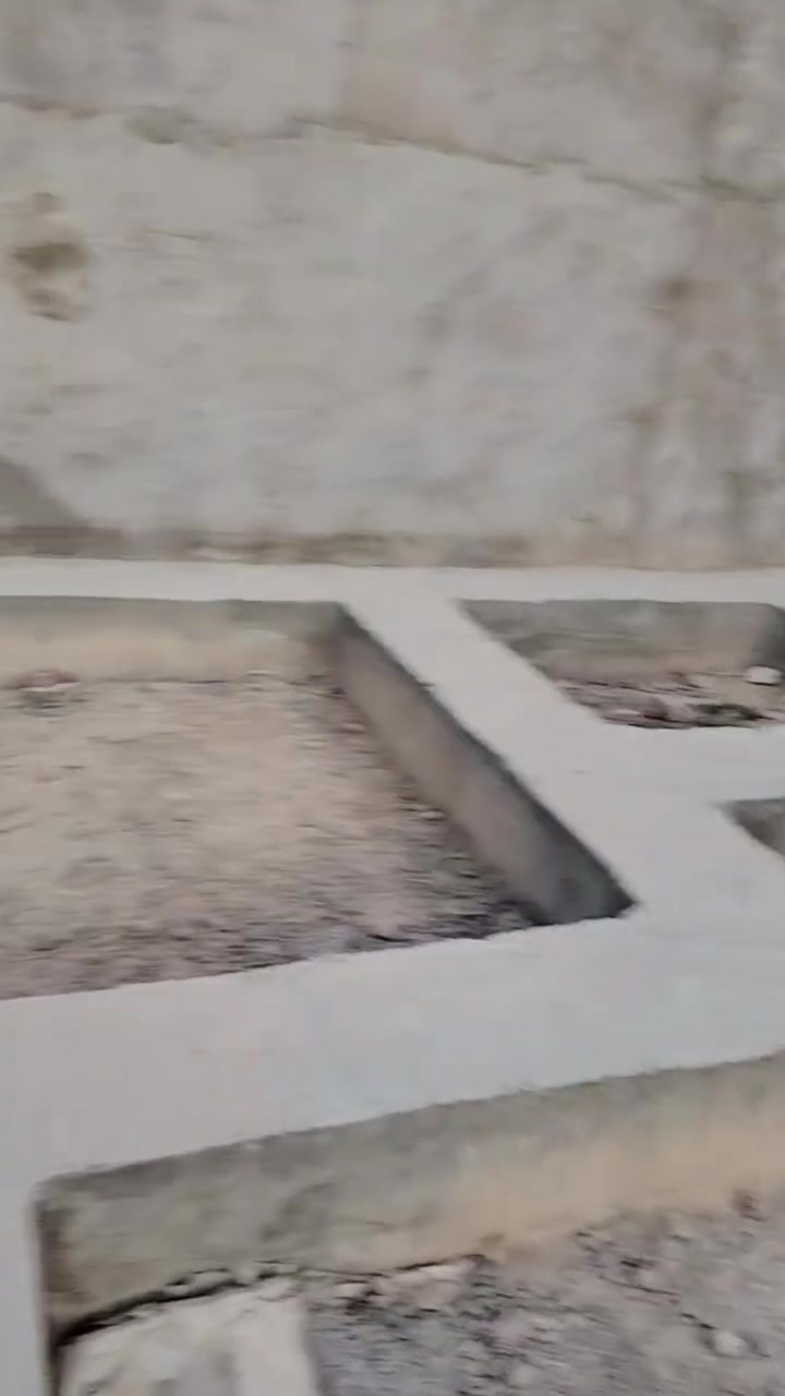 سلام عليكم قطعه ١٥٠ متر على الحولي ١٠٠ عن الحولي تقريبا ٧٥ متر شارعها مباشر على الحولي بيها اساس ٥٠ في ٥٠ عرض شارعها ١١ متر
*********** للتراصل

