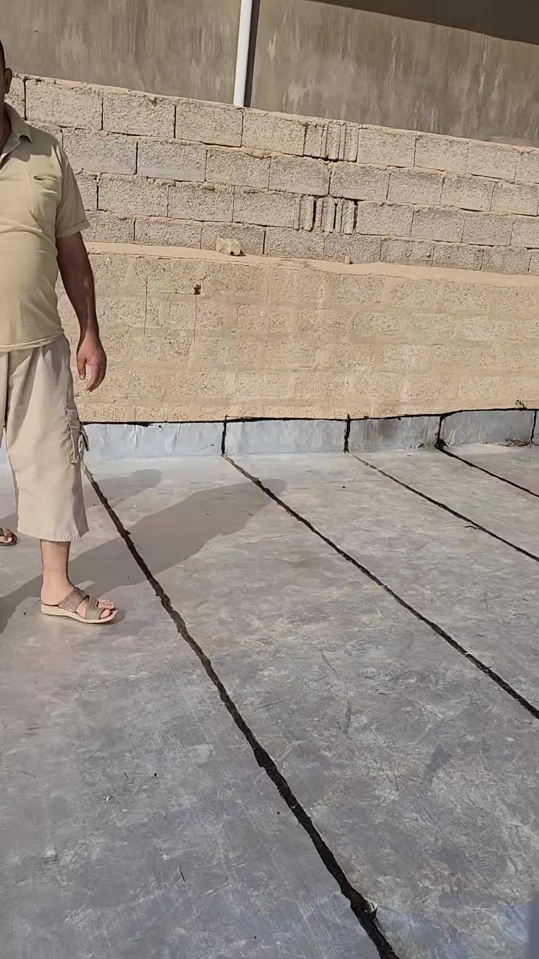📞 للاستفسار والحجز:
 ***********.
***********
واتساب  ***********
📢  🔥
شركة المهندس تعلن عن انطلاق أعمالها لهذا الموسم لتغليف الأسطح بأحدث وأجود مواد العزل (الإيراني – التركي – الإيطالي) مع ضمان(15) سنه وجودة عمل عالية 💯
وصيانه (2 )سنه
🏠 نغلف:
✔️ أسطح المنازل
✔️ المساجد
✔️ البنايات الحكومية
✔️ المدارس
✔️ المسابح والجدران الخارجية

✨ مميزات مادة الاوزيكام:

حماية 100% من مياه الأمطار والرطوبة 🌧️

عزل حراري يعكس الحرارة بنسبة 80% ☀️

يتحمل الظروف المناخية القاسية (حرارة – برودة)

متوفر بسماكات ( – 6 ملم) درجة أولى روله 321 

طبقات متعددة تمنح قوة ومتانة عالية

⚒️ أماكن الاستخدام:

الصب والصبة المزفتة

السندويج بنل والجينكو

الكاشي، الفرشي، الأشتايكر

أرضيات وجدران المسابح

الجدران الخارجية
***********
🚨 ملاحظة هامة: شغلنا على المتر مال الرولة مو السطح

✨ لسنا الوحيدون لكننا الأفضل
كوادرنا متنقلة لكافة المحافظات
***********
