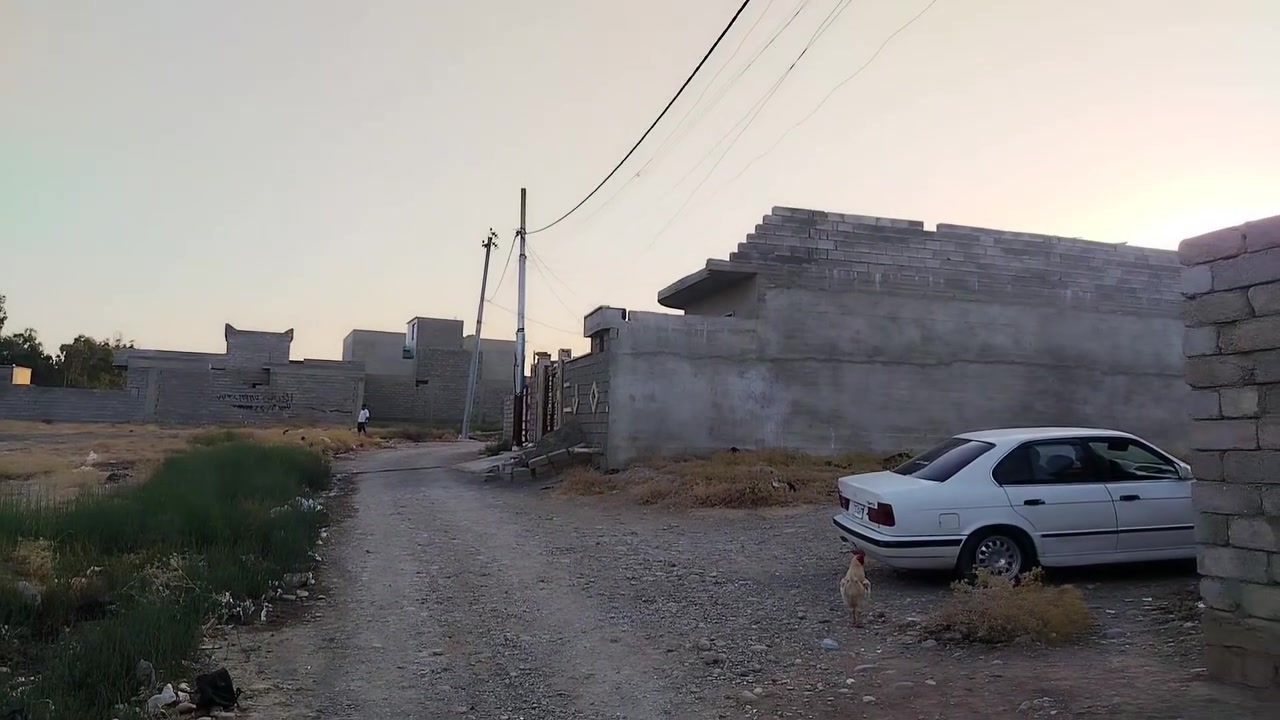الدار للبيع القوسيات خربت عسكر شارع المركز الشرطه المساحه ٢٠٠ متر خدمات كامله  وصل بلديه وطني مولده السعر اتصل علا الرقم ***********

