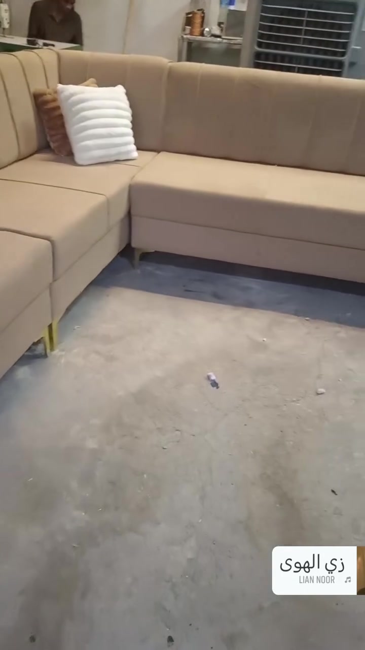 ديوان استقبال حسب الطلب بلوك اسود وخشب جام روسي اقماش حسب الطلب اسفنج ضغط هاي اكستره ١٠ سم للطلب والاستفسار التواصل على الرقم ***********يتوفر وتساب العنوان ديالى بعقوبه بهرز المثلث قرب جامع عائشه
