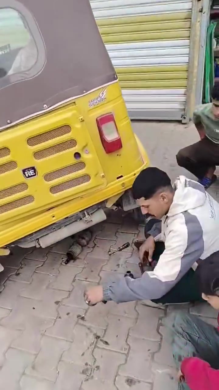 سلام عليكم فيتر عام وكهربائي *********** عنوان الحسينيه مصقط مقابيل شارع شركه اخوكم احمد الحجام
