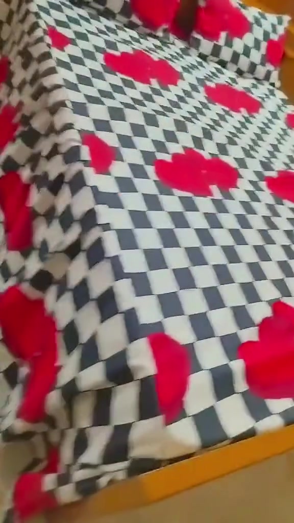 سرير نفرين وزاويه صاج وميز مرايه ب175للحجز والاستفسار يرجى مراسلتنا على الواتساب على ***********

