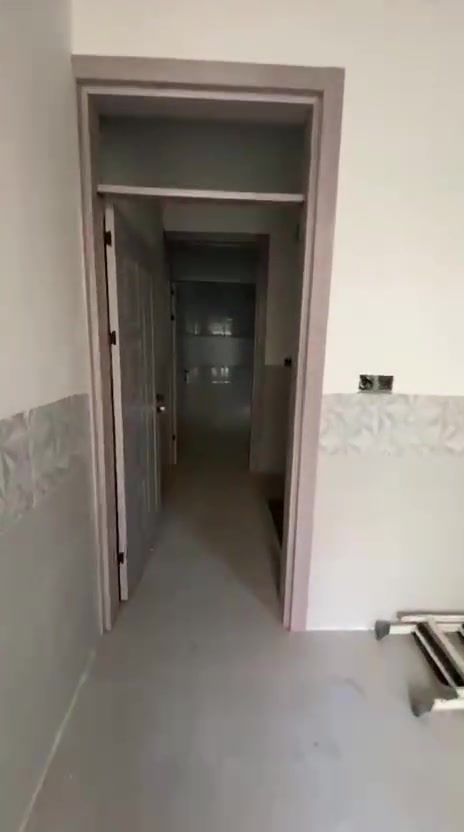 السلام عليكم 
بيت ٥٠متر طابقين للبيع العنوان كربلاء حي الامامين بناء حديث درجة اولى كونكريت مسلح خدمات كامله  5كيلو عن الامامي السعر ٧٨وبيه مجال ***********
