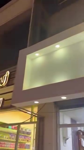 نعمل الديكورات والسقوف الثانويه والواجهات المنزل والمحلات التجارية باسعار مناسبه جدا نعمل حسب طلبكم  في الديكورات للاستفسار الاتصال على الرقم التالي 
اخوكم محمد للديكورات 
***********
