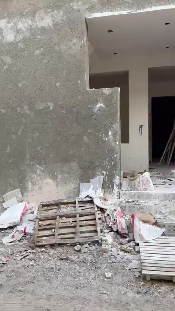 السلام عليكم ورحمة الله وبركاته بيت في الطي نزال قاسم الوكيل ٦٥ متر واجهه ٥ نزال ١٣ بيت جديد بناء ٢٠٢٦ حاليآ البيت كامل بنسبة ٩٨٪ بيت تفصال بيتين الأرضي والطابق الثاني للاستفسار الاتصال ***********
