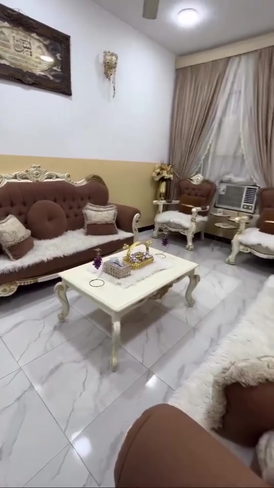 كنب • ممكن خاص • للبيع