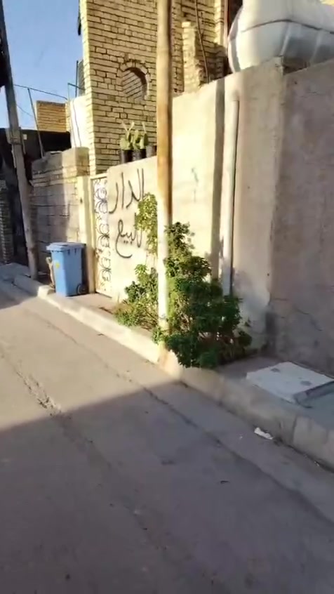 سلام عليكم ورحمة الله وبركاته
بيت للبيع في البلديات حي رقية
قبل فرع مضيف السواعد
مساحة البيت ١٠٠م الواجهة ٥م ونزال ٢٠م 
يحتوي ع استقبال وغرفة مع سويت والطابق الثاني غرفة وسويت
السعر ١٠٥ 
الاتصال ع رقم بي واتساب
***********
